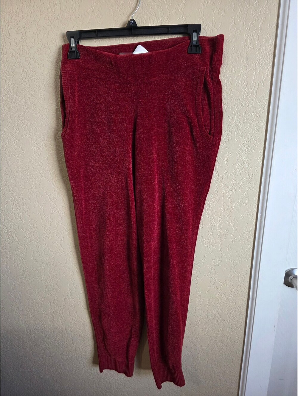 Tommy Bahama Women's Island Soft Sea Light Sweater Jogger Pants Sangria Red, XS